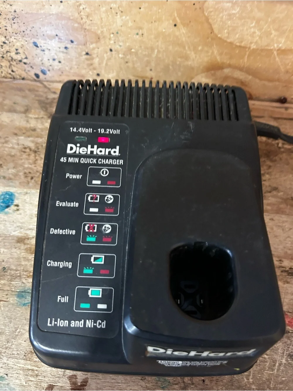 Diehard Black 45-Min Quick Charger for 14.4V–19.2V Li-Ion & Ni-Cd Batteries